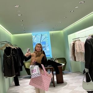 Meet your Posher, Addison